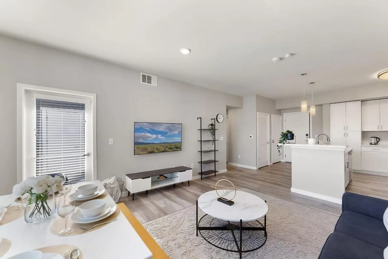 Chic Apt W Jacuzzi, Pool, Bbq, & Mountain Views Sparks