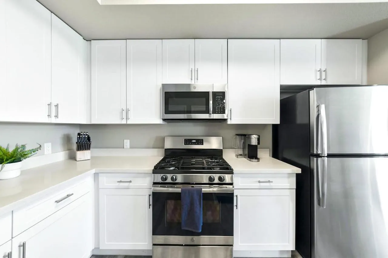 Chic Apt W Jacuzzi, Pool, Bbq, & Mountain Views Sparks