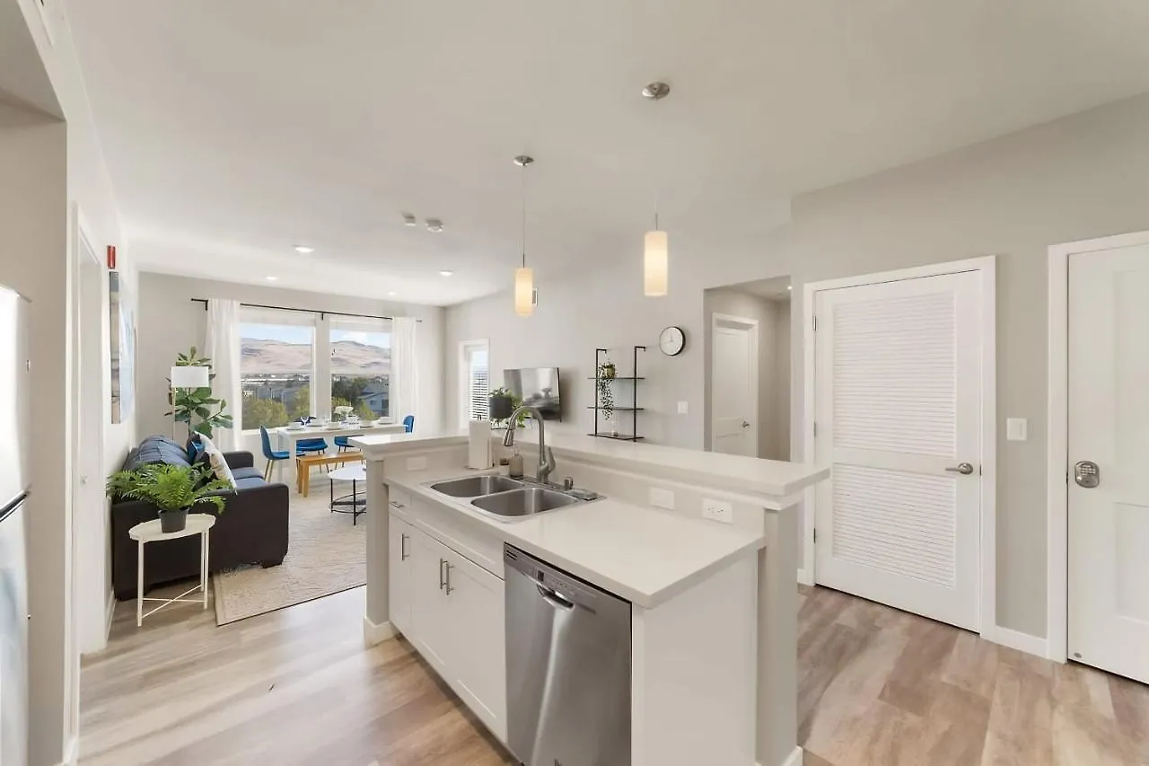 Lejlighed Chic Apt W Jacuzzi, Pool, Bbq, & Mountain Views Sparks