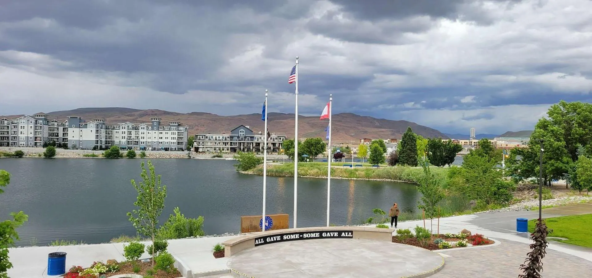 Chic Apt W Jacuzzi, Pool, Bbq, & Mountain Views Sparks Lejlighed